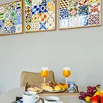 296 Heritage Apartment *